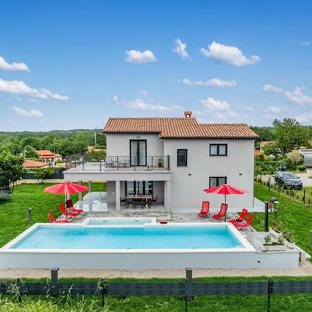 Prázdninový dům Family Mit Garten Und Spielplatz By Interhome