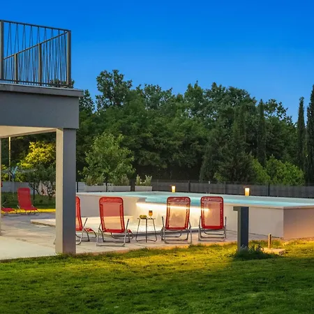Prázdninový dům Family Mit Garten Und Spielplatz By Interhome *