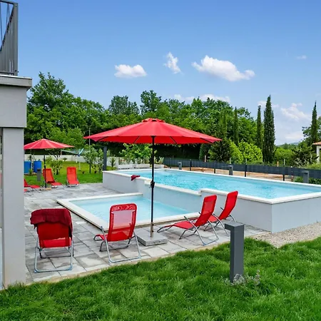 Casa vacanze Family Mit Garten Und Spielplatz By Interhome