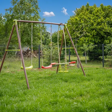 Casa vacanze Family Mit Garten Und Spielplatz By Interhome *